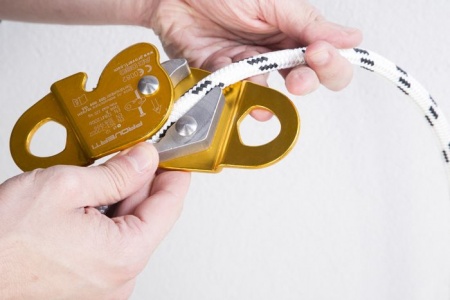 Зажим страховочный для плетеных канатов d-12мм