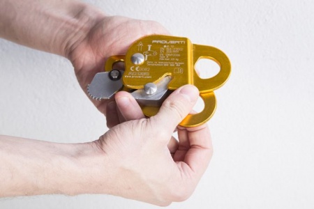 Зажим страховочный для плетеных канатов d-12мм